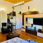 Central 2 Bedrooms Apartment